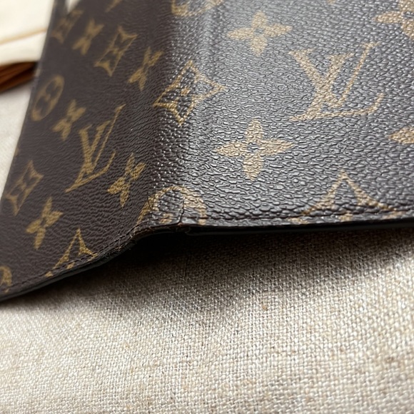 100% Authentic Louis Vuitton bi-fold IPhone X Max wallet - Picture 6 of 10